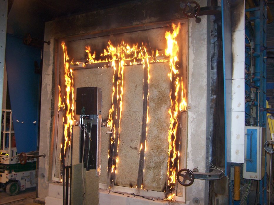Pyroguard en Aluprof introduceren brandwerend aluminium beglazingsysteem